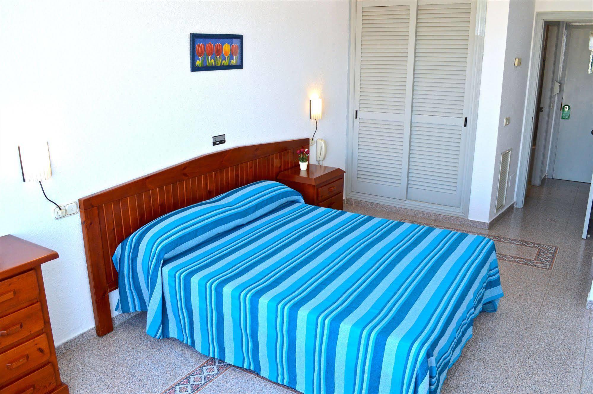 Hostal Molins Park مدينة إيبيزا المظهر الخارجي الصورة
