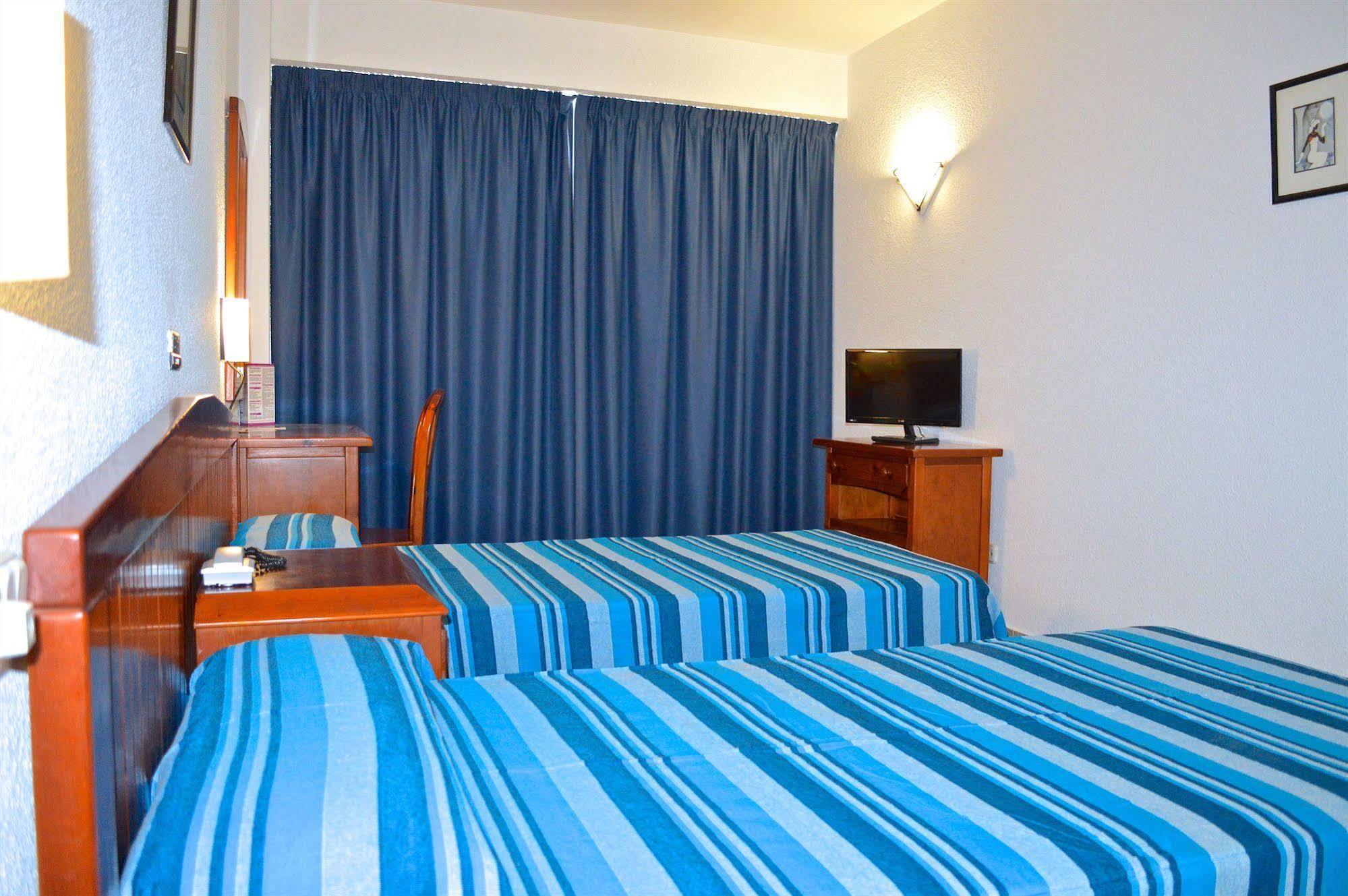Hostal Molins Park مدينة إيبيزا المظهر الخارجي الصورة