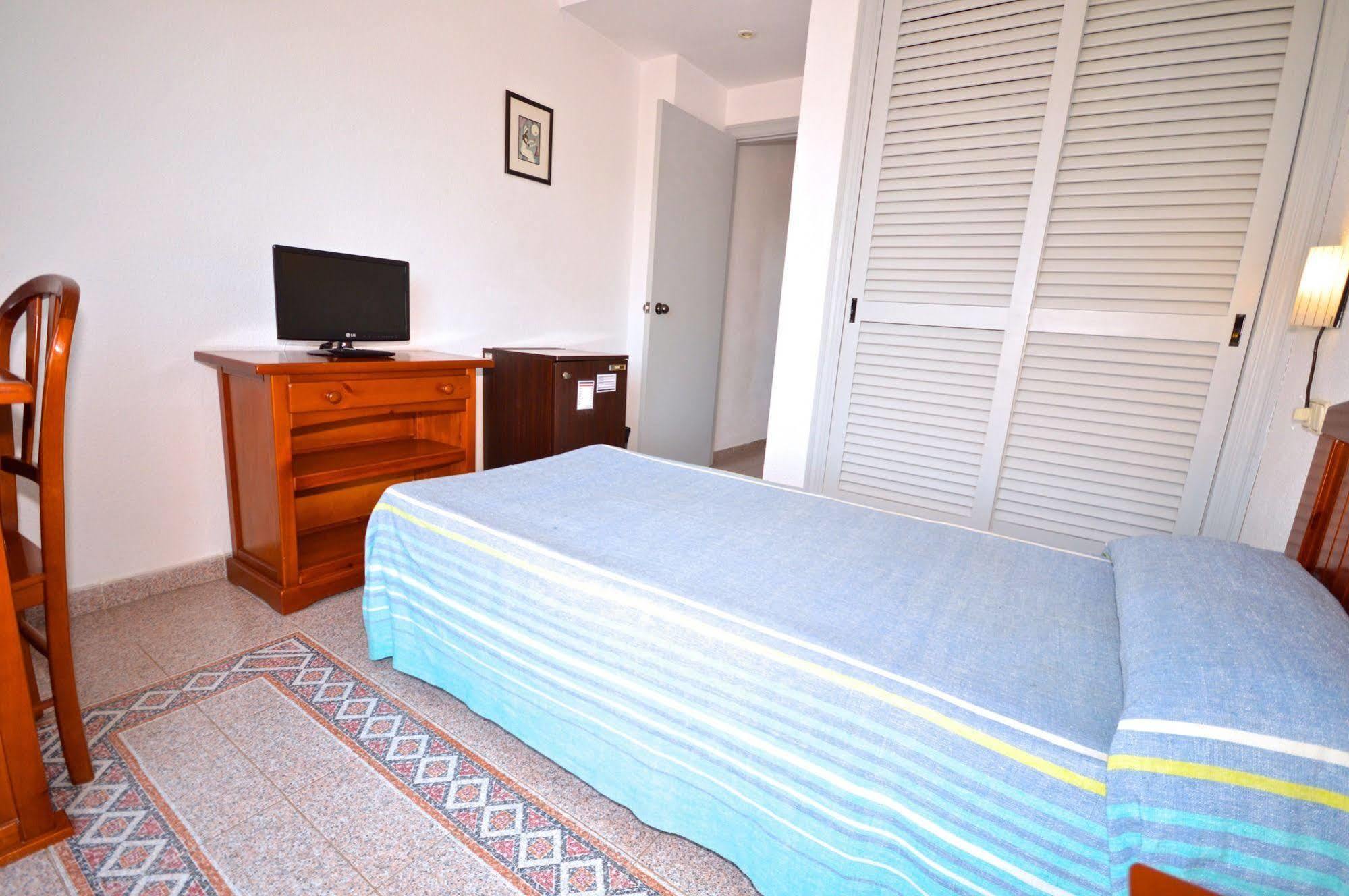 Hostal Molins Park مدينة إيبيزا المظهر الخارجي الصورة