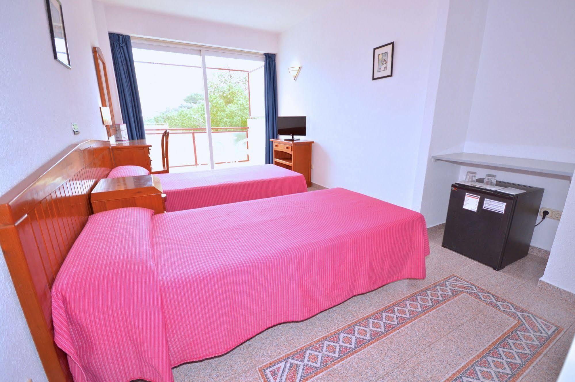 Hostal Molins Park مدينة إيبيزا المظهر الخارجي الصورة